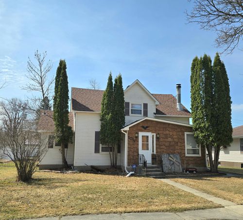 1011 10th St, International Falls, MN, 56649-2845 | Card Image