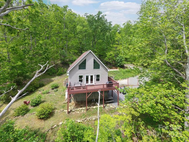 Meander Your Way to a Private Retreat on the Top of the Mountain | Image 33