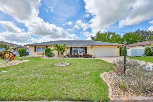 1706 Flamingo Ln, SUN CITY CENTER, FL, 33573-5749 | Card Image