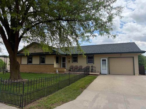 220 N Hillcrest Ave., Hinton, IA, 51024 | Card Image