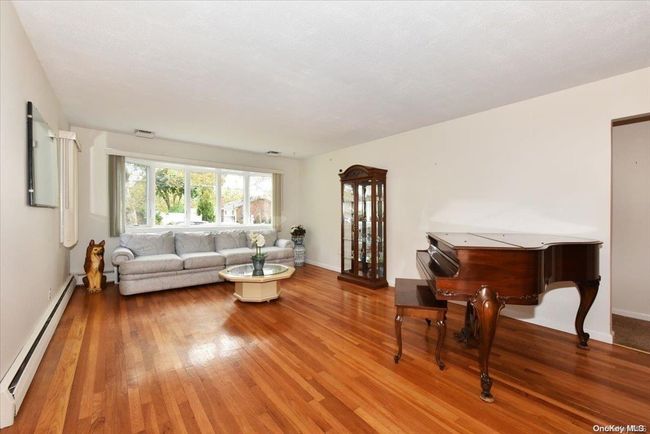 6 Windward Ln, House other with 4 bedrooms, 3 bathrooms and null parking in Commack NY | Image 4
