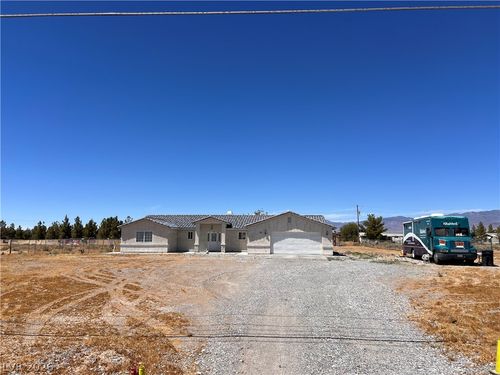 200 E Gamebird Rd, Pahrump, NV, 89048-1406 | Card Image