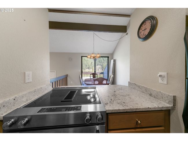 9 - 43605 State Highway 38, Condo with 2 bedrooms, 2 bathrooms and null parking in Reedsport OR | Image 9