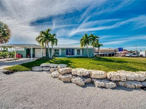 2891 Cussell Drive, ST. JAMES CITY, FL, 33956 | Card Image