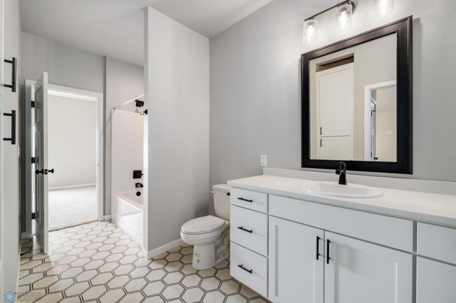 Bathroom | Image 13