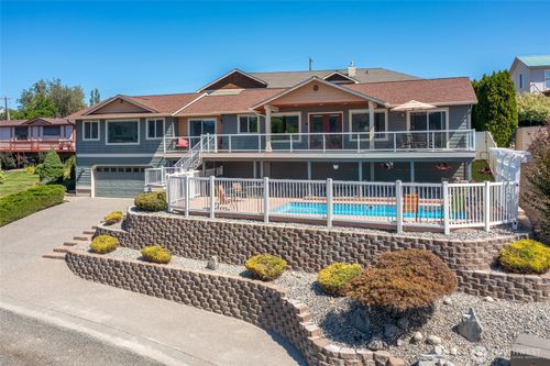 165 Coral St, Manson, WA, 98831-9701 | Card Image