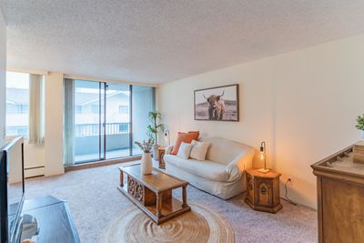 305 - 740 Hamilton St, Condo with 2 bedrooms, 1 bathrooms and 1 parking in New Westminster BC | Image 3