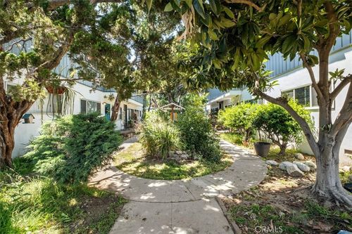 5851 Woodman Ave, Valley Glen, CA, 91401-4403 | Card Image