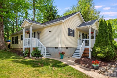 112 Shadowlawn Dr, Asheville, NC, 28806-1252 | Card Image