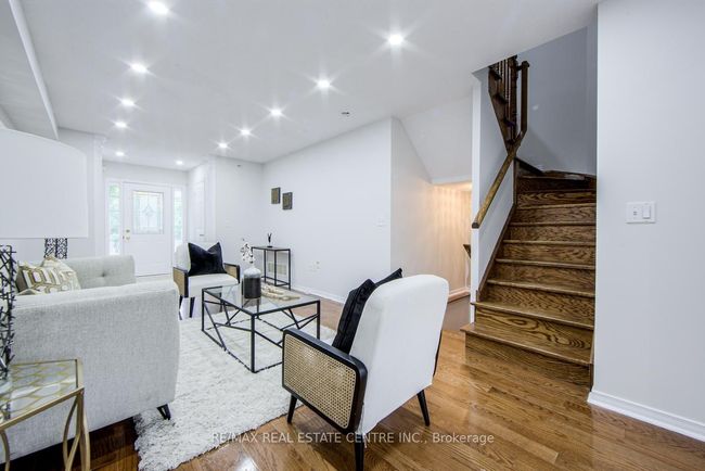 359 Bussel Cres, House attached with 3 bedrooms, 3 bathrooms and 1 parking in Milton ON | Image 11