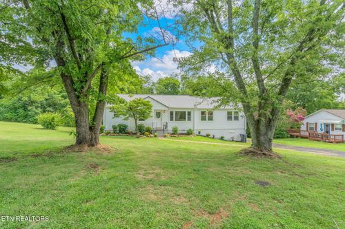 5706 Wallwood Rd, Knoxville, TN, 37912-3447 | Card Image