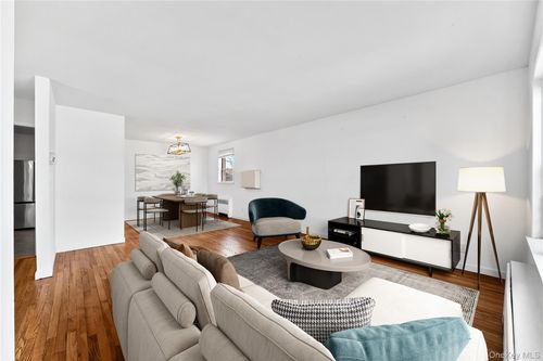 20004 39th Ave, Bayside, NY, 11361-1858 | Card Image