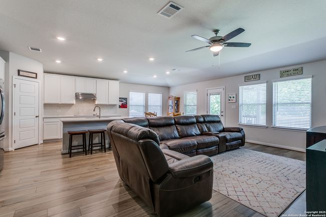434 Shelton Pass, House other with 4 bedrooms, 3 bathrooms and null parking in Cibolo TX | Image 6
