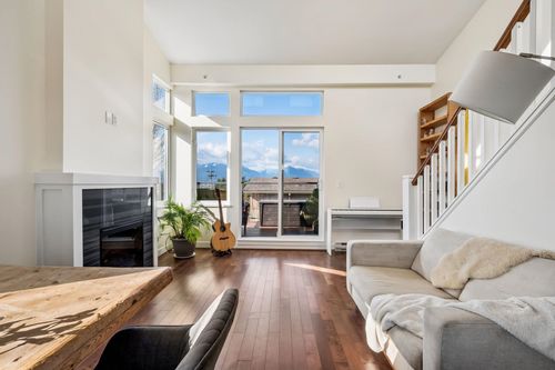 18-3788 Laurel St, Burnaby, BC, V5G1M7 | Card Image