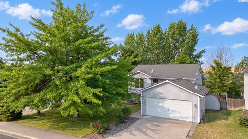 1965 Nw Arcadia Dr, Pullman, WA, 99163-3702 | Card Image