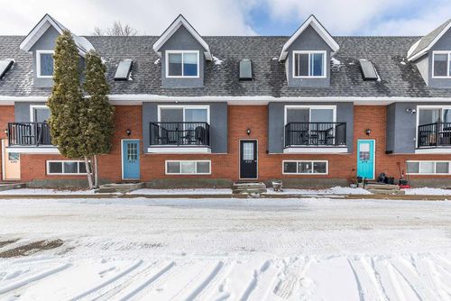 635 5 Street Se, Medicine Hat, AB, T1A0N4 | Card Image