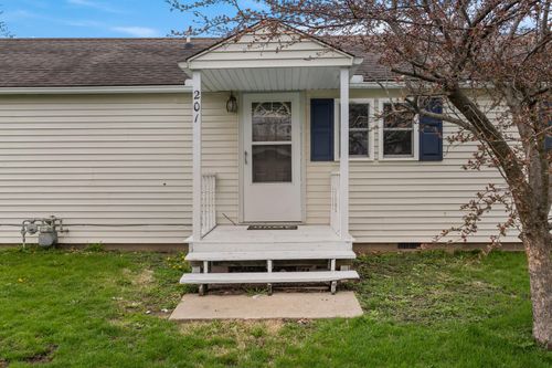 201 S 1st St, Tolono, IL, 61880-9488 | Card Image