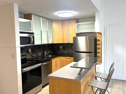 apt-201-7195 Nw 179th St, Hialeah, FL, 33015-6123 | Card Image