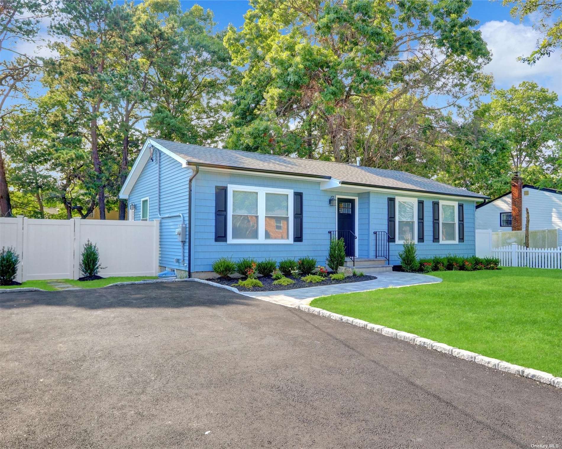 25th St, Wyandanch, NY 11798