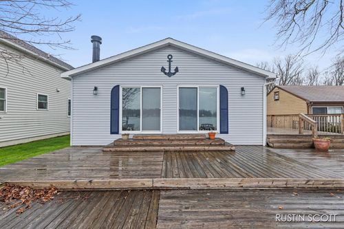 2008 Parker Dr, Wayland, MI, 49348-9066 | Card Image