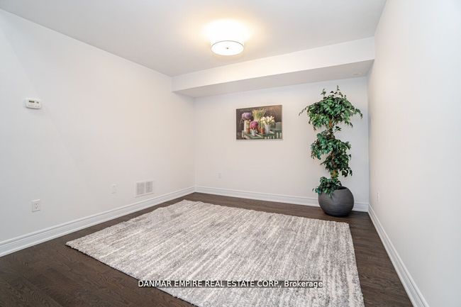 31 Hiawatha Crt, House attached with 3 bedrooms, 4 bathrooms and 2 parking in Vaughan ON | Image 16