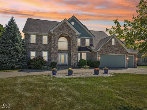 1363 N Winchester Dr, Greenfield, IN, 46140-8057 | Card Image