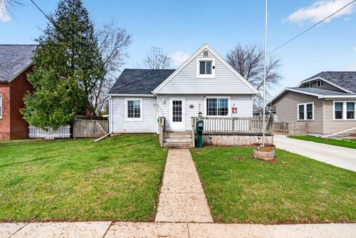 1013 Harrison Street, NEENAH, WI, 54956 | Card Image