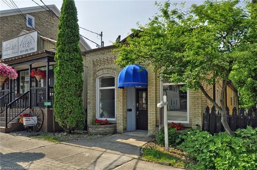 1206 Queens Bush Rd, Wellesley, ON, N0B2T0 | Card Image