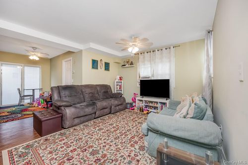 116 Frank Ct Court, New York, NY, 11229 | Card Image