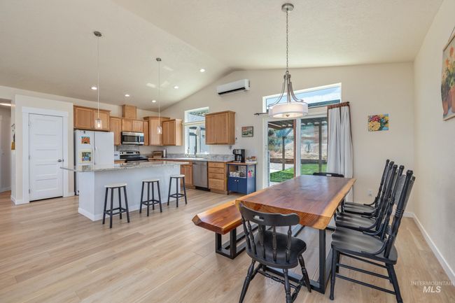 8142 Us Highway 95, House other with 3 bedrooms, 2 bathrooms and 2 parking in Marsing ID | Image 13