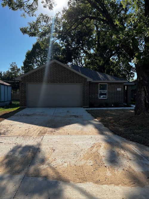 7935 Hull Ave, Dallas, TX, 75216-4136 | Card Image