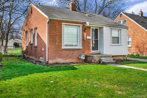 24313 Ross St, Dearborn, MI, 48124-3144 | Card Image