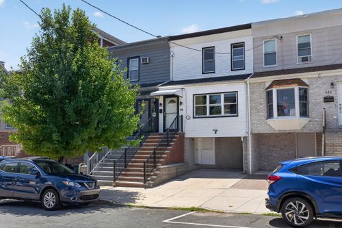 46 E 44th St, Bayonne, NJ, 07002-4801 | Card Image
