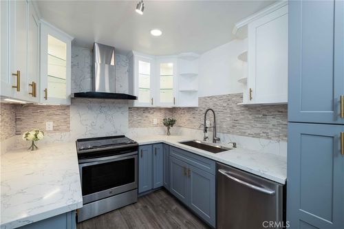 e1-1602 King St, Santa Ana, CA, 92703-1942 | Card Image