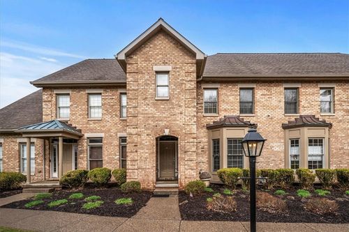 93 Shenot Rd, Wexford, PA, 15090-7462 | Card Image
