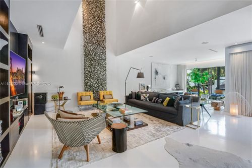 apt-47-2000 S Bayshore Dr, Miami, FL, 33133-3251 | Card Image