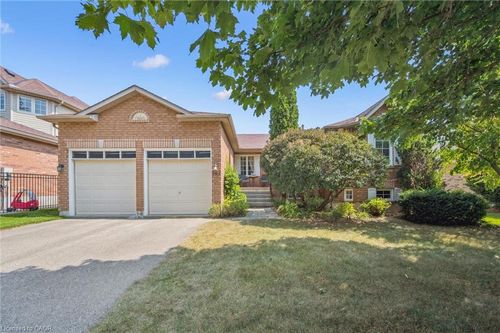 267 Irvine St, Elora, ON, N0B1S0 | Card Image