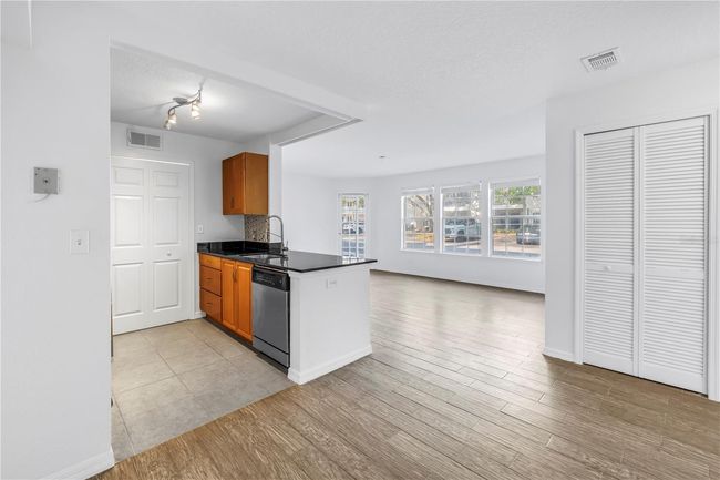 APT-101 - 3305 Haviland Ct, Condo with 1 bedrooms, 1 bathrooms and null parking in PALM HARBOR FL | Image 5