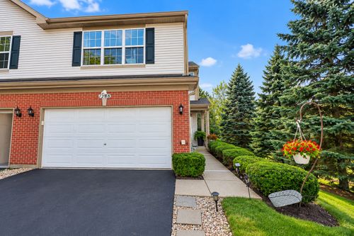 1288 W Black Wolf Rd, Round Lake, IL, 60073-2321 | Card Image
