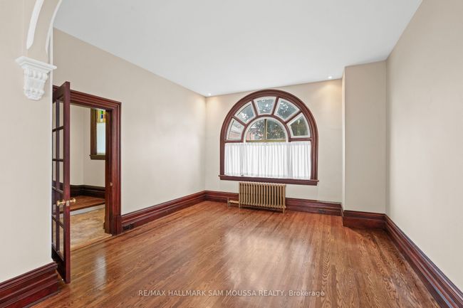 61 Russell St E, House other with 5 bedrooms, 2 bathrooms and 6 parking in Smiths Falls ON | Image 6