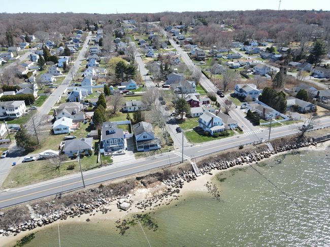 101 Niantic River Rd, House other with 4 bedrooms, 2 bathrooms and 3 parking in Waterford CT | Image 19