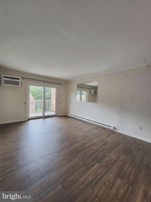 h11-500 Campbell Cir, DOWNINGTOWN, PA, 19335-3232 | Card Image