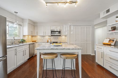 apt-97-4487 Post Pl, Nashville, TN, 37205-1605 | Card Image