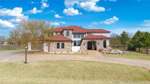 6403 Wildwood Ln, Owasso, OK, 74055-7565 | Card Image