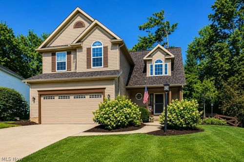 102 Middle Post Pt, Chardon, OH, 44024-1486 | Card Image