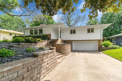 5313 Birchcrest Dr, Edina, MN, 55436-2670 | Card Image