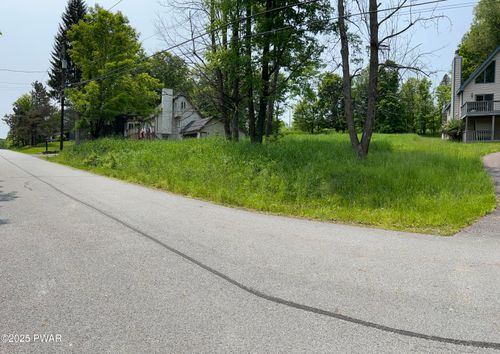 921 Forest Ln, LAKE ARIEL, PA, 18436 | Card Image