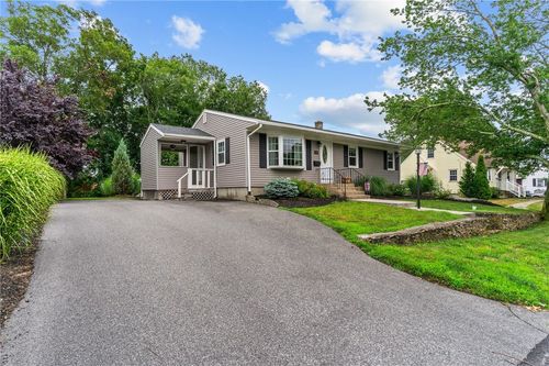 30 Newwood Dr, Cranston, RI, 02920-2013 | Card Image