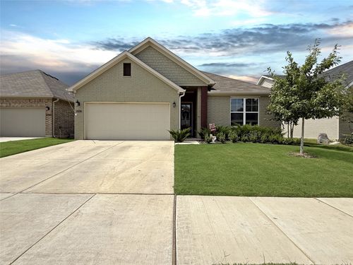 2616 Donella Dr, Denton, TX, 76207-3824 | Card Image