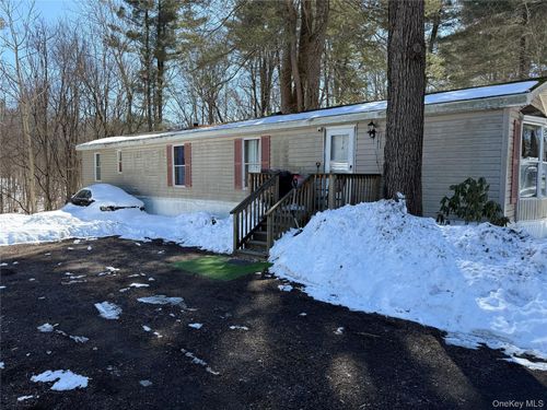 379 Ellen St, Wallkill, NY, 12589 | Card Image